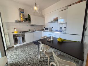 24044354-Ferienwohnung-2--300x225-0