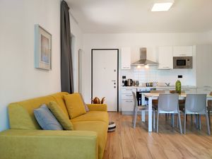 23883756-Ferienwohnung-6--300x225-4