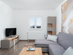 24044780-Ferienwohnung-5--300x225-2