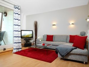 24044826-Ferienwohnung-5--300x225-0