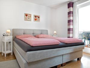 24044832-Ferienwohnung-4--300x225-3