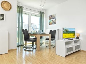 24044877-Ferienwohnung-4--300x225-2