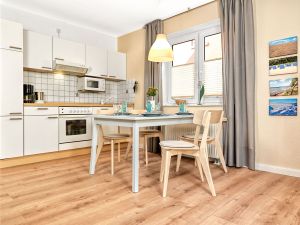 24044896-Ferienwohnung-3--300x225-4