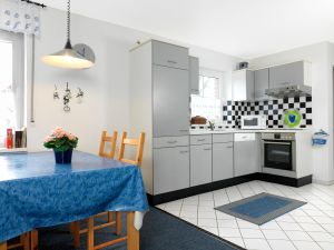 24044903-Ferienwohnung-5--300x225-5