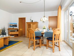 24044938-Ferienwohnung-2--300x225-2