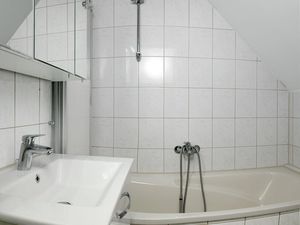 24044945-Ferienwohnung-2--300x225-4