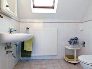 24044947-Ferienwohnung-2--300x225-3