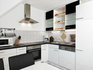 24044957-Ferienwohnung-4--300x225-4