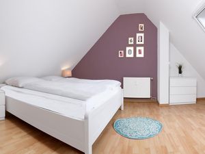 24044957-Ferienwohnung-4--300x225-5