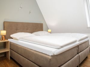 24044970-Ferienwohnung-6--300x225-5