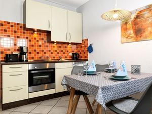 24045018-Ferienwohnung-4--300x225-2