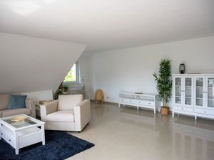 24045343-Ferienwohnung-6--300x225-5