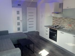 24045970-Ferienwohnung-4--300x225-1