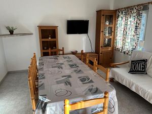 24020390-Ferienwohnung-8--300x225-5