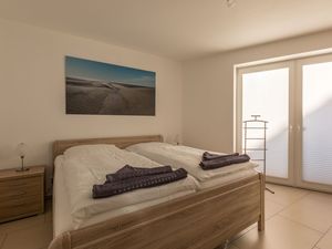 24046390-Ferienwohnung-4--300x225-3