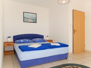 23849257-Ferienwohnung-6--300x225-5