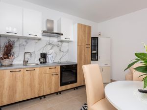 24047594-Ferienwohnung-2--300x225-2