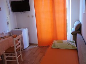 24037200-Ferienwohnung-3--300x225-1