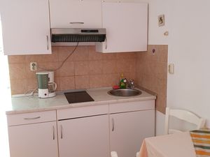 24037200-Ferienwohnung-3--300x225-3