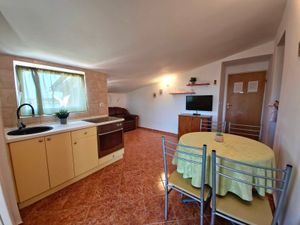 24037199-Ferienwohnung-4--300x225-3