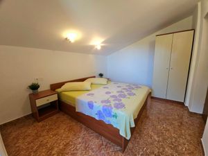 24037201-Ferienwohnung-5--300x225-0