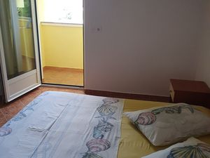 24037201-Ferienwohnung-5--300x225-4