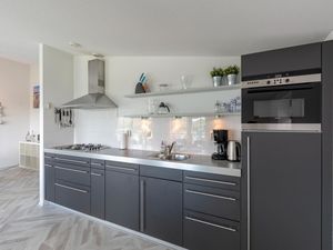 24045704-Ferienwohnung-4--300x225-1