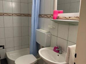 24045975-Ferienwohnung-7--300x225-4