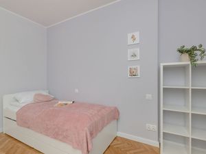 24050119-Ferienwohnung-6--300x225-0