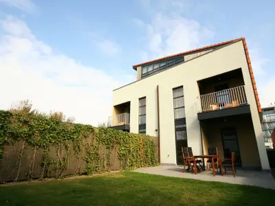 Außenseite Ferienhaus [Sommer]