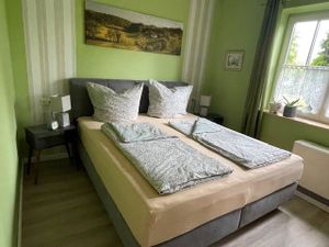 24037268-Ferienwohnung-4--300x225-1