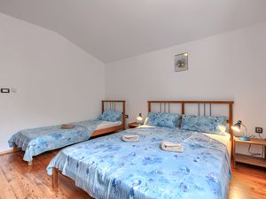 23855802-Ferienwohnung-12--300x225-2