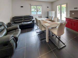 24043894-Ferienwohnung-6--300x225-1