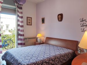 24048257-Ferienwohnung-6--300x225-3