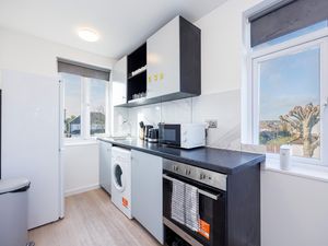 24051171-Ferienwohnung-2--300x225-4