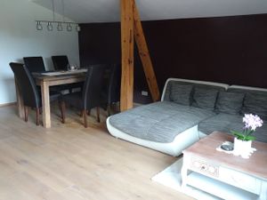 24044803-Ferienwohnung-6--300x225-5