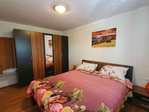 23890196-Ferienwohnung-6--300x225-4