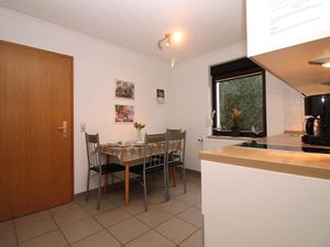 24021638-Ferienwohnung-5--300x225-4