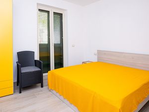 23699029-Ferienwohnung-4--300x225-2