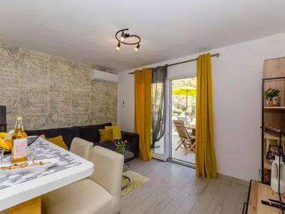 Ferienwohnung für 5 Personen (48 m²) in Zastražišće 9/10