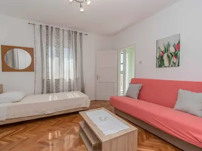 Ferienwohnung für 6 Personen (72 m²) in Krapanj 5/10