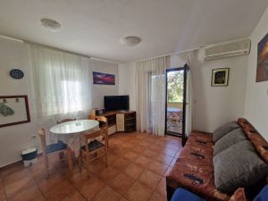 24006581-Ferienwohnung-4--300x225-0