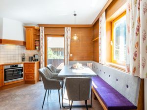 24047583-Ferienwohnung-8--300x225-2