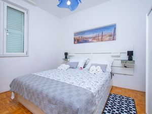 24051979-Ferienwohnung-2--300x225-5