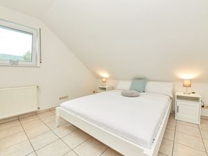 24055008-Ferienwohnung-4--300x225-5