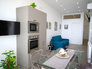 24053218-Ferienwohnung-6--300x225-5