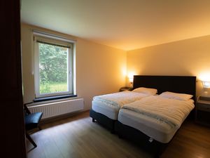 24055215-Ferienwohnung-5--300x225-1