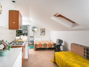 24057441-Ferienwohnung-2--300x225-4