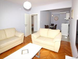 24057583-Ferienwohnung-5--300x225-2