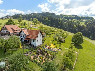 1x Haus Rose und 1x Haus mit 3 Ferienwohnungen